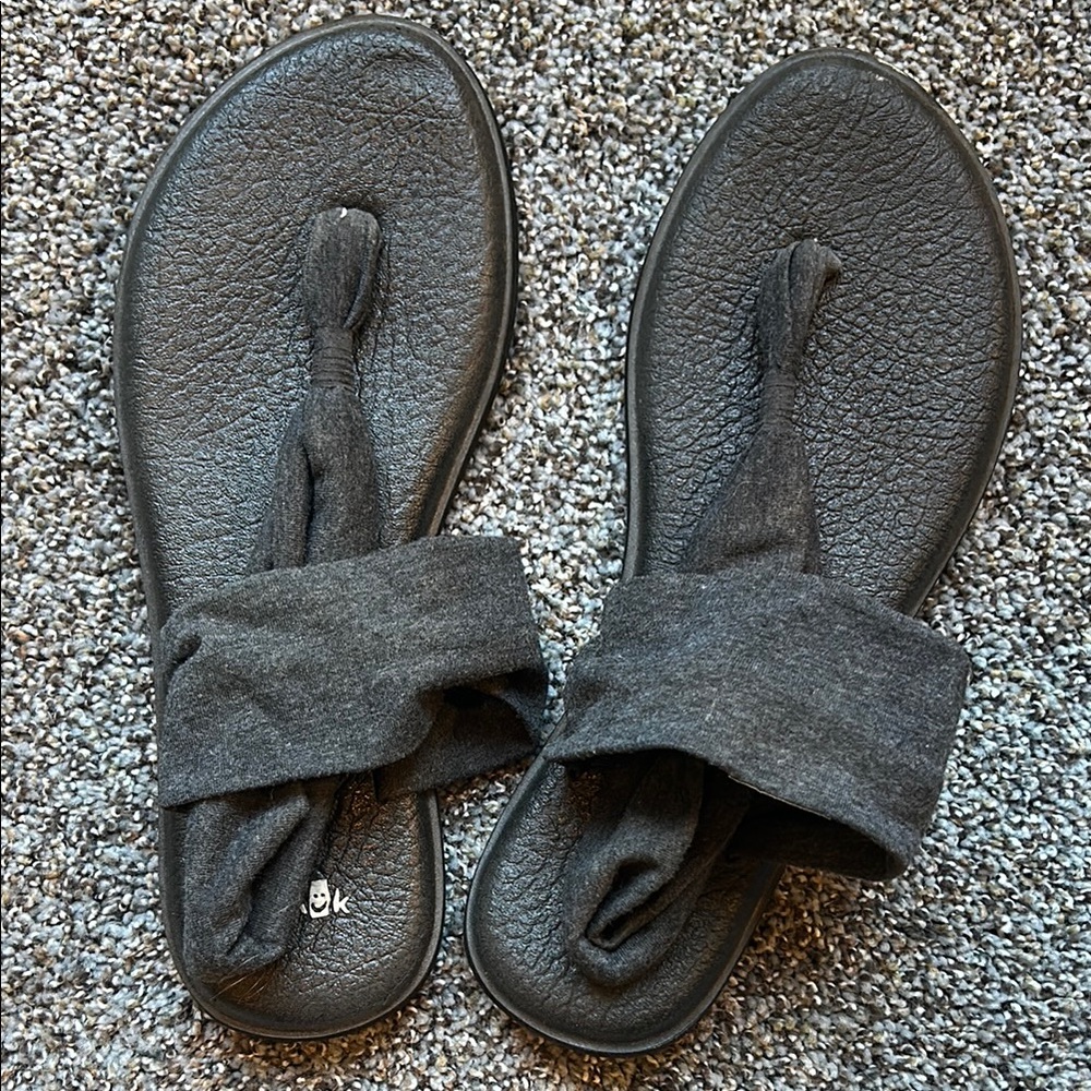 Sanuk Black Sandals Minimalist Slip-On Design